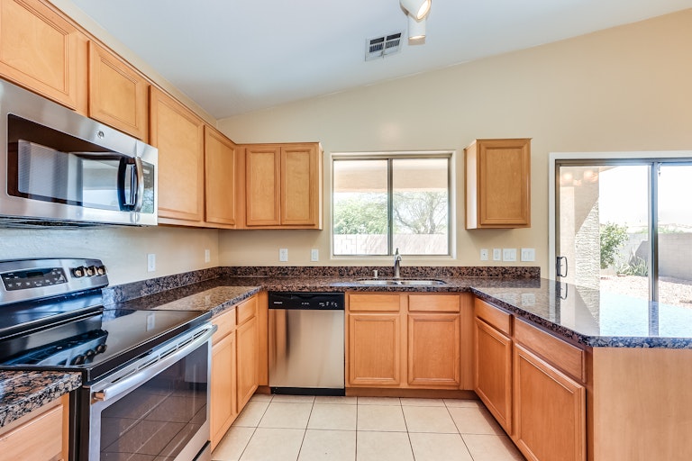 Photo 4 of 25 - 11250 W Chase Dr, Avondale, AZ 85323