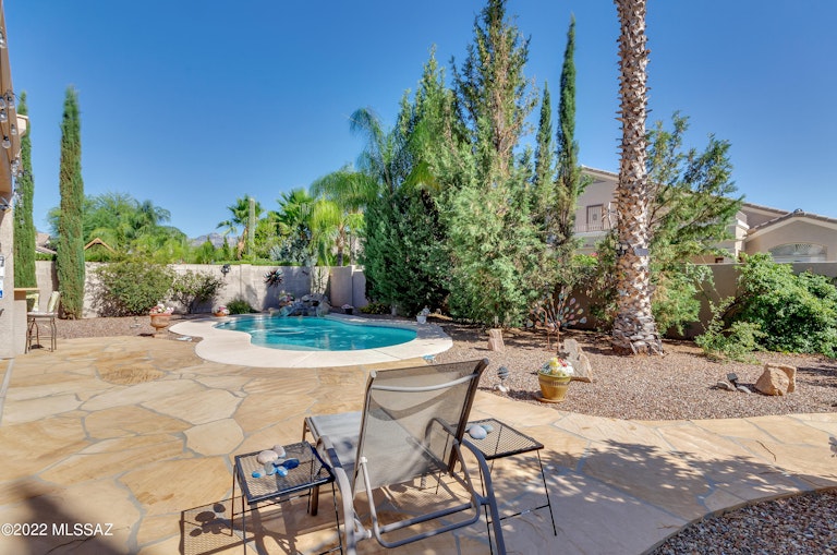 Photo 30 of 34 - 249 W Milbrae Springs Dr, Oro Valley, AZ 85755