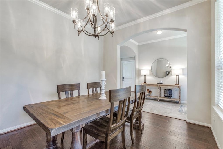 Photo 6 of 34 - 9315 Mystic Falls Ln, Humble, TX 77396