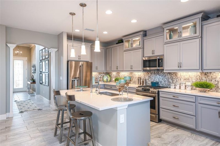 Photo 4 of 10 - 4032 Burdick Loop, Odessa, FL 33556