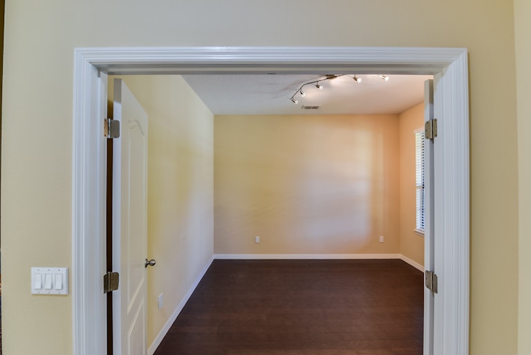Photo 9 of 31 - 3639 Craigsher Dr, Apopka, FL 32712