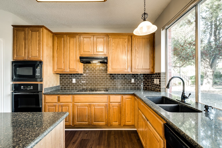 Photo 11 of 31 - 13004 Hermitage Ln, Frisco, TX 75035