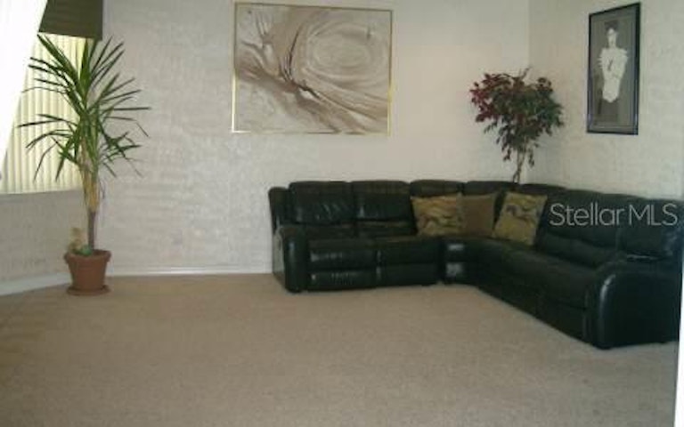 Photo 5 of 23 - 2 Presidential Ln, Palm Coast, FL 32164