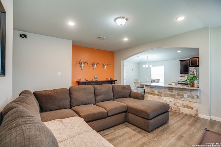 Photo 8 of 18 - 2292 Olive Hill Dr, New Braunfels, TX 78130