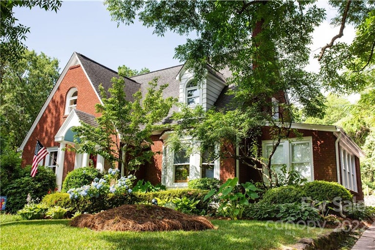 Photo 1 of 44 - 104 Washington Ln SE, Concord, NC 28025