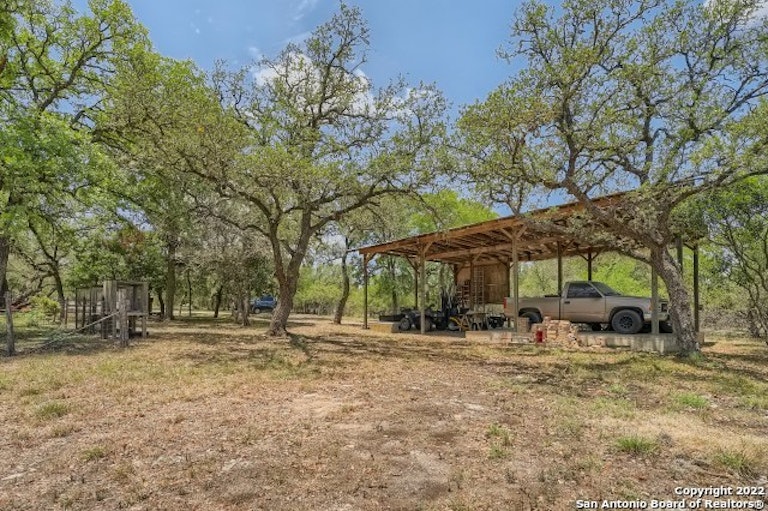 Photo 35 of 38 - 1122 Crescent Hill Dr, San Antonio, TX 78253