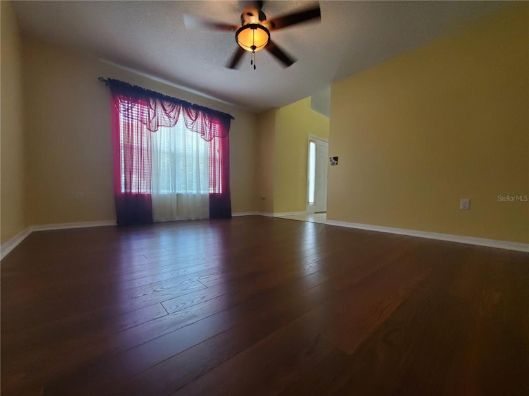 Photo 10 of 61 - 5427 Elwood Rd, Spring Hill, FL 34608