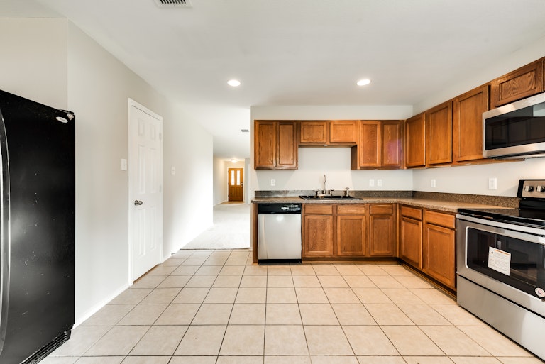 Photo 8 of 37 - 12823 Serenity Dr, Frisco, TX 75035