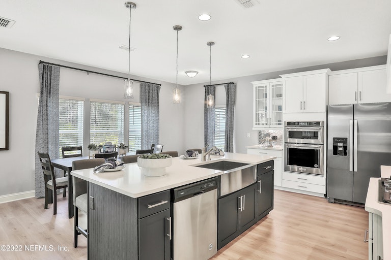 Photo 17 of 45 - 2984 Greywood Ln, Orange Park, FL 32073