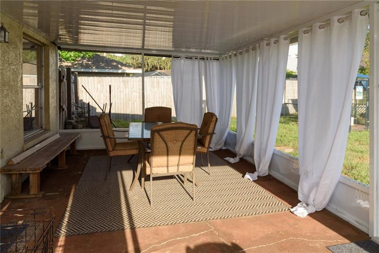 Photo 11 of 14 - 1520 High Knoll Dr, Brandon, FL 33511