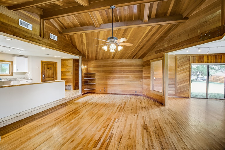 Photo 22 of 60 - 915 Lauder Dr, Spicewood, TX 78669