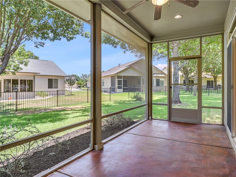 Photo 20 of 27 - 107 Hale Ct, Georgetown, TX 78633