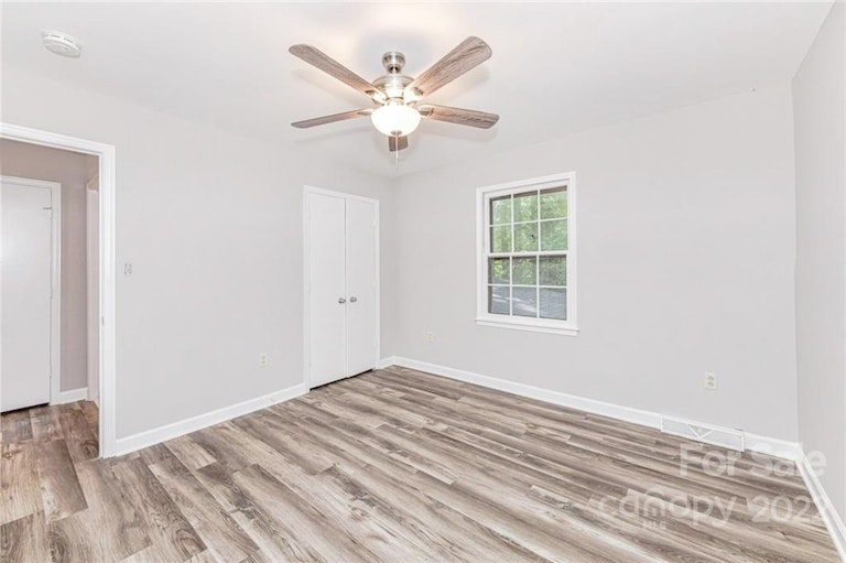 Photo 22 of 33 - 7628 Summerwood Ln, Charlotte, NC 28270