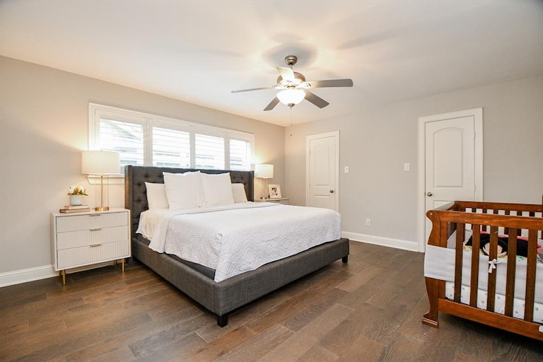 Photo 33 of 49 - 5402 Rutherglenn Dr, Houston, TX 77096