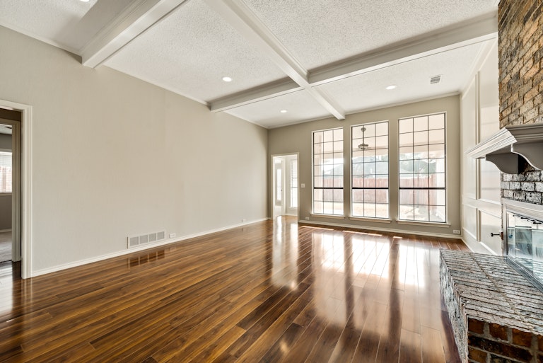 Photo 13 of 28 - 4436 Jenning Dr, Plano, TX 75093