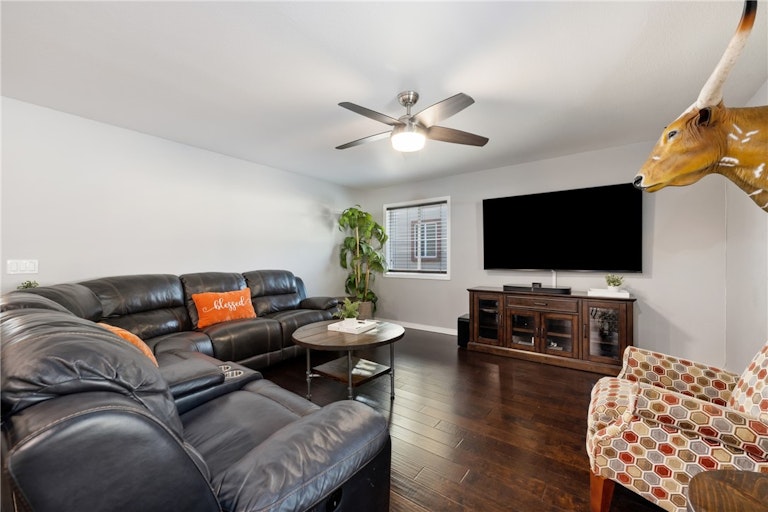 Photo 7 of 40 - 5617 Boros Dr, Austin, TX 78747