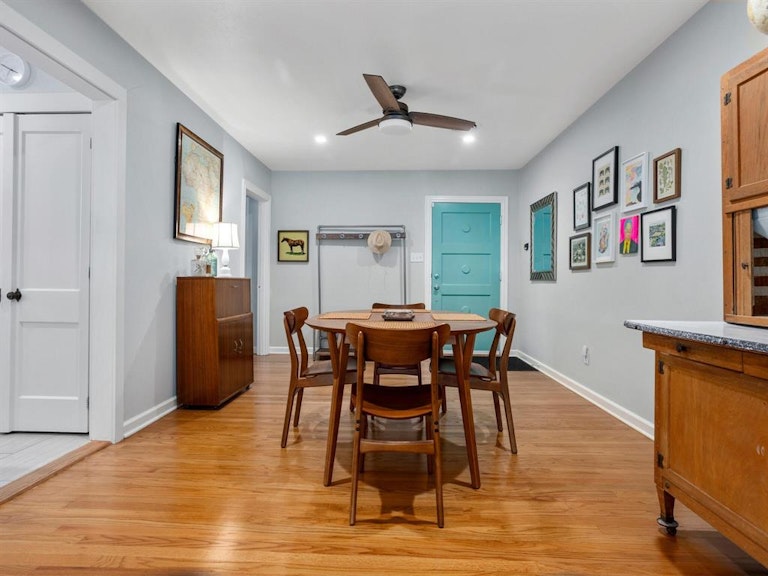 Photo 5 of 33 - 4028 Lovell Ave, Fort Worth, TX 76107