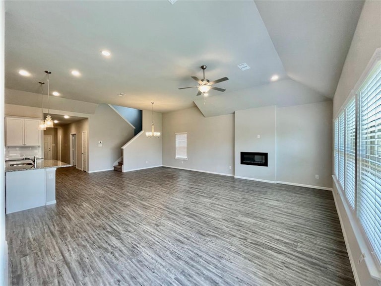 Photo 12 of 39 - 3209 Puffin Ln, Celina, TX 75009