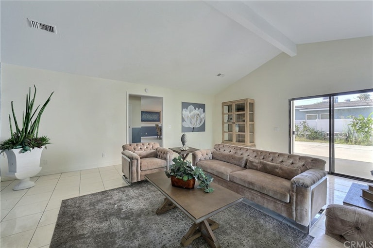 Photo 18 of 46 - 738 S Hollenbeck St, West Covina, CA 91791