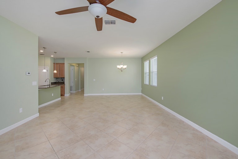 Photo 31 of 42 - 19303 Prairie Tree Pl, Tampa, FL 33647