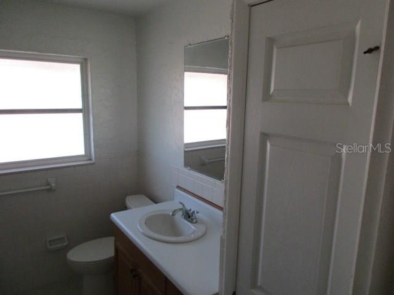 Photo 4 of 18 - 4400 37th St S #3, Saint Petersburg, FL 33711
