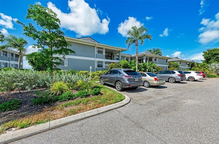 Photo 3 of 56 - 1247 Edgewater Cir #1247, Bradenton, FL 34209