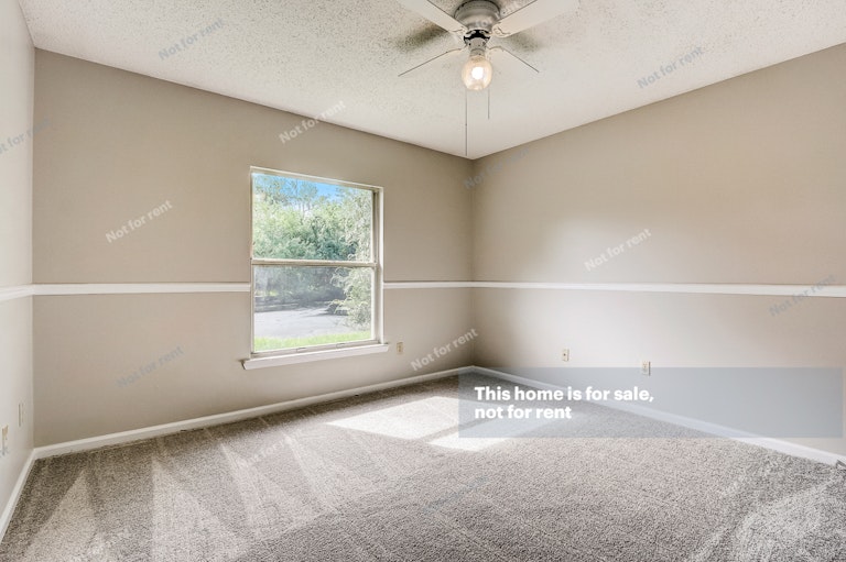 Photo 29 of 33 - 10435 Marble Egret Ct W, Jacksonville, FL 32257