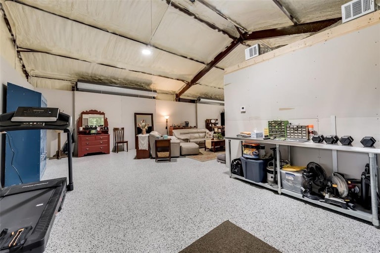 Photo 16 of 24 - 4599 County Road 660, Farmersville, TX 75442