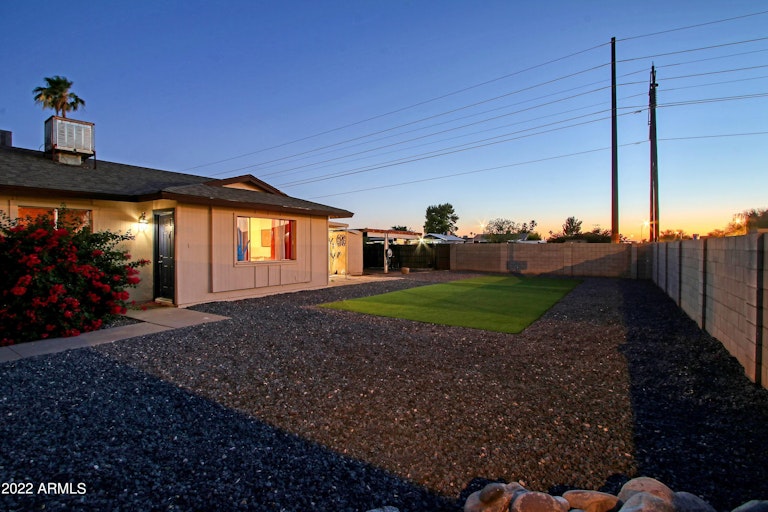 Photo 3 of 41 - 5202 S 46th Pl, Phoenix, AZ 85040