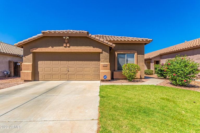 Photo 1 of 39 - 15924 W Tara Ln, Surprise, AZ 85374