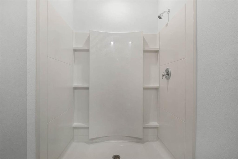 Photo 38 of 40 - 729 Squires Grove Dr, Winter Haven, FL 33880