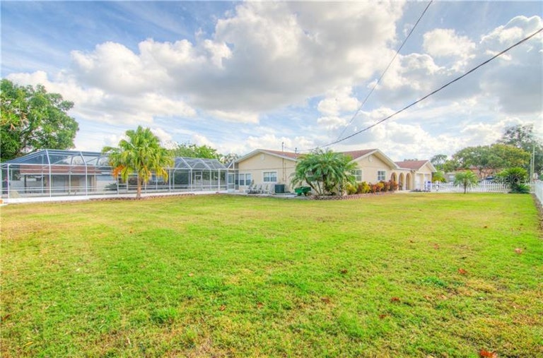 Photo 23 of 25 - 790 N 8th St, Eagle Lake, FL 33839