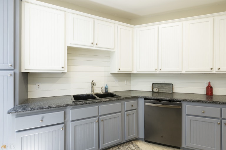 Photo 21 of 59 - 2550 Johnston Rd NW, Kennesaw, GA 30152