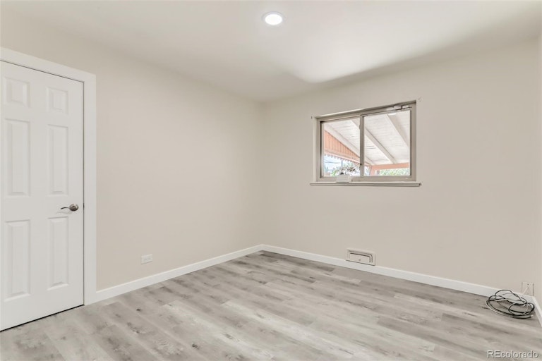 Photo 10 of 30 - 3261 Ivy St, Denver, CO 80207