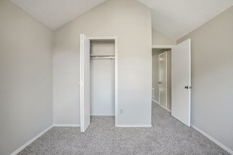 Photo 21 of 27 - 2316 Hollybush Ln, Bedford, TX 76021