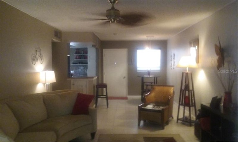 Photo 3 of 8 - 4901 Onyx Ln #202, New Port Richey, FL 34652