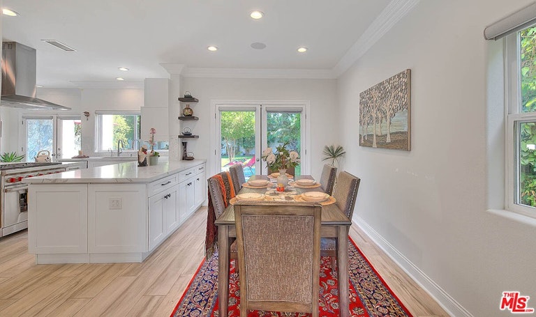 Photo 15 of 54 - 14826 Otsego St, Sherman Oaks, CA 91403