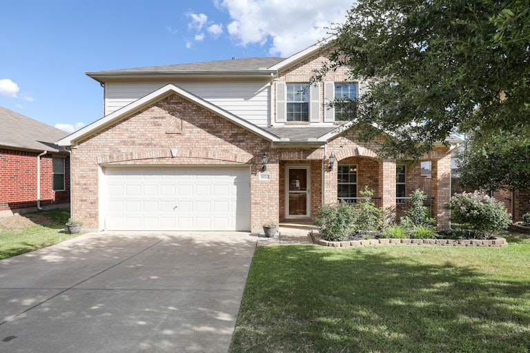 Photo 1 of 27 - 10312 Devin Ln, Hurst, TX 76053