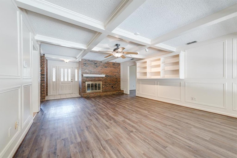 Photo 6 of 40 - 312 Greenbriar Ln, Colleyville, TX 76034