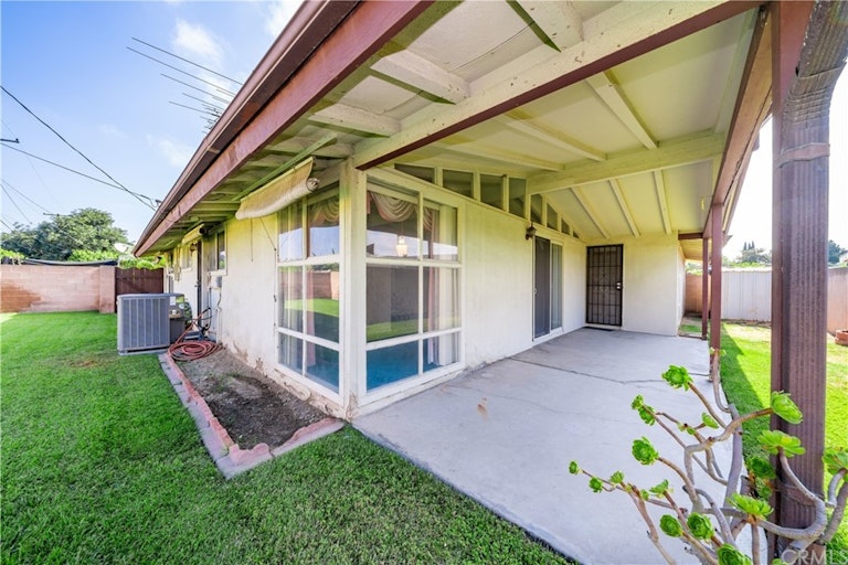 Photo 32 of 37 - 1019 N Hermosa Dr, Anaheim, CA 92801