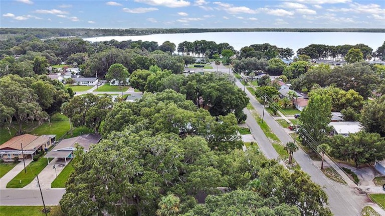 Photo 33 of 33 - 403 Palm Way, Tavares, FL 32778