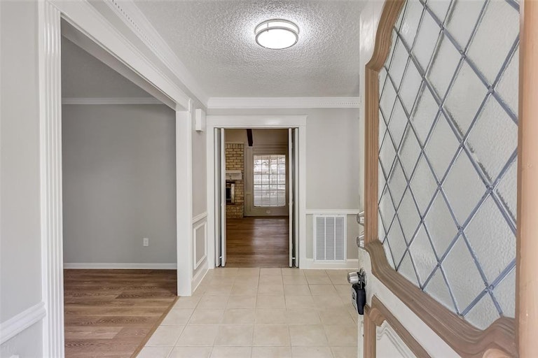 Photo 8 of 46 - 14002 Cedar Point Dr, Houston, TX 77070