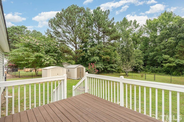 Photo 22 of 32 - 155 Duck Pond Ln, Clayton, NC 27520