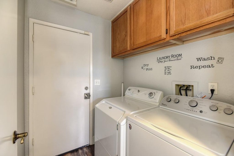 Photo 25 of 40 - 8372 Vintage Park Dr, Sacramento, CA 95828