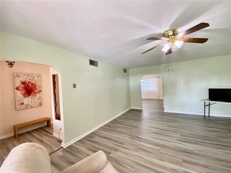 Photo 11 of 60 - 4081 Lake Marianna Dr, Winter Haven, FL 33881
