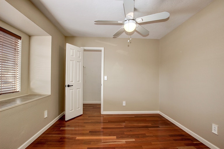 Photo 15 of 25 - 3543 E Tonto Ln, Phoenix, AZ 85050