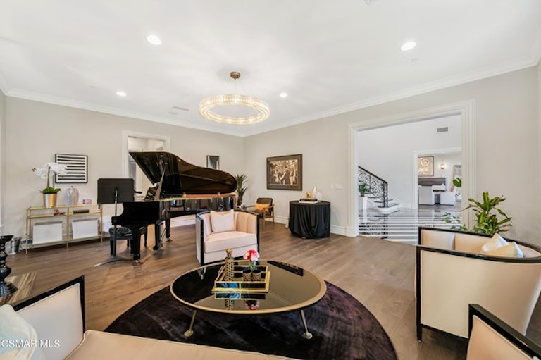 Photo 10 of 80 - 208 W Stafford Rd, Thousand Oaks, CA 91361