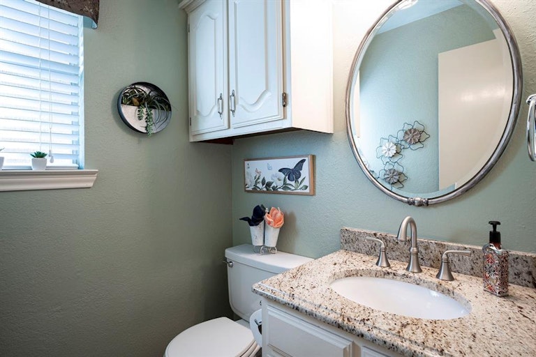Photo 24 of 24 - 2206 Timberline Dr, Carrollton, TX 75007