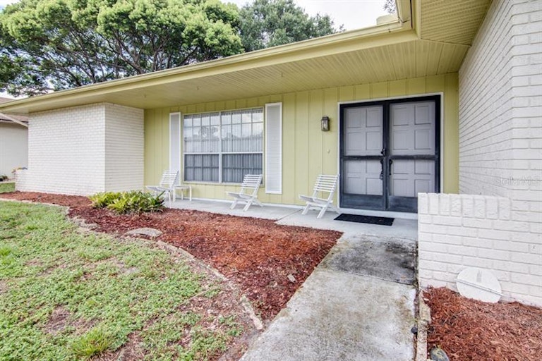 Photo 5 of 43 - 8806 Shenandoah Ln, Hudson, FL 34667