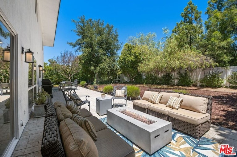 Photo 34 of 37 - 22334 Liberty Bell Rd, Calabasas, CA 91302